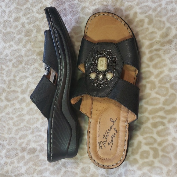 Natural Soul Saymore Wedge Sandals - Picture 1 of 9